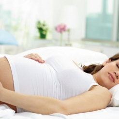 Đây là lý do mẹ bầu không nên ngủ nằm ngửa khi mang thai