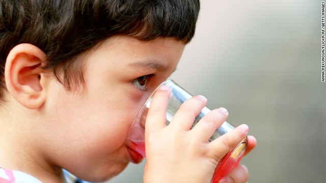 130805132351-child-drinking-juice-story-top-1494402237594