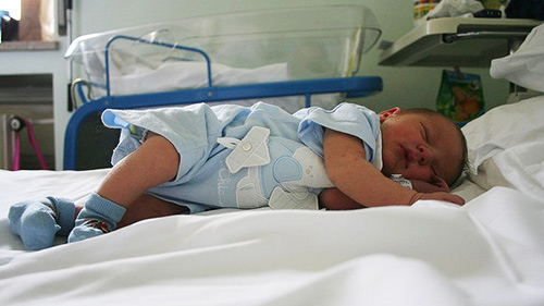 1422260391-sleeping-baby 3 điểm phân biệt trẻ ho viêm phổi và ho virus - 1