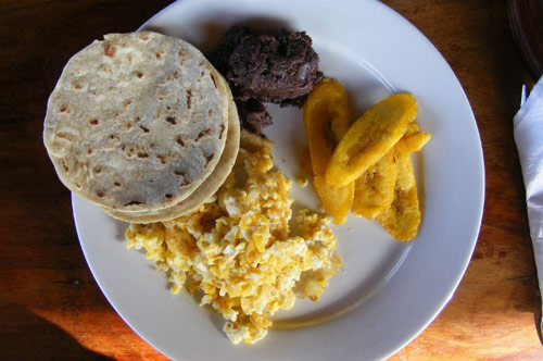 1423637105-sang-8 Khám phá bữa sáng bổ dưỡng của trẻ trên thế giới - 4