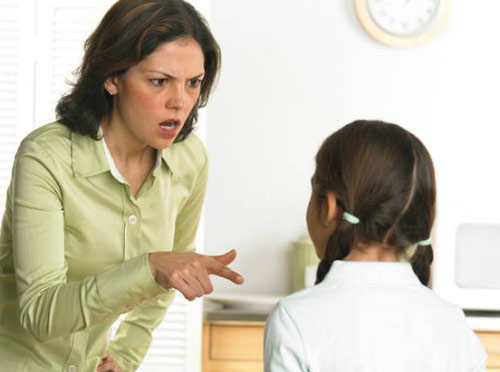 Những câu cha mẹ nói "đánh" con đau hơn đòn roi - 1