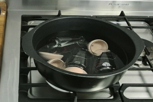 1447592983-cach-khu-trung-binh-sua 4 phương pháp tiệt trùng bình sữa sạch nhất cho bé - 1