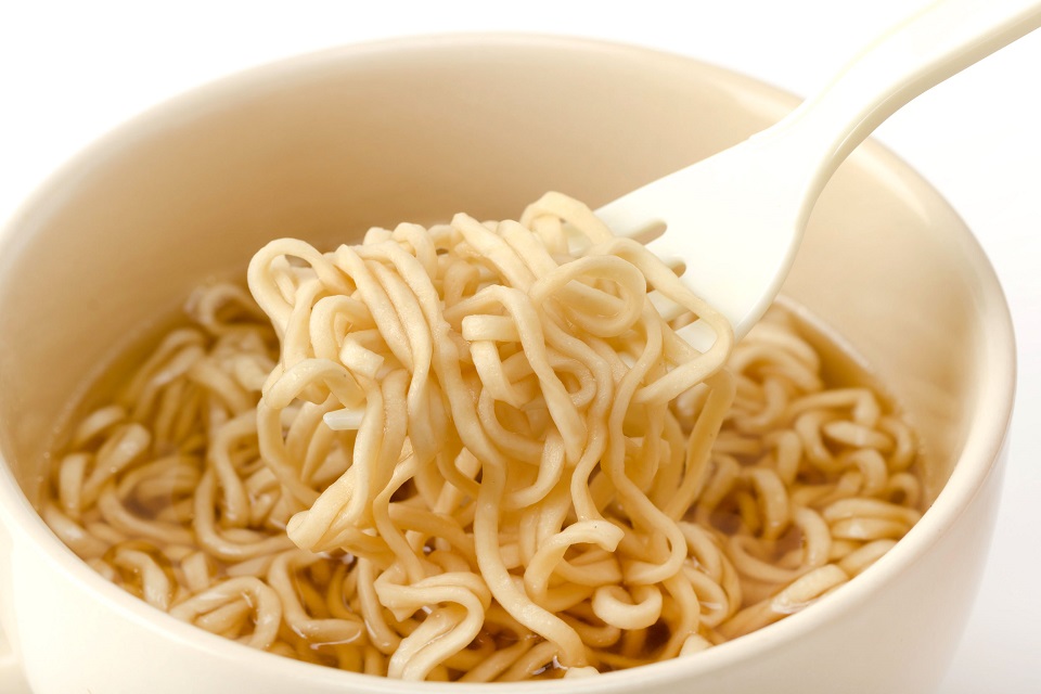 1508896225-how_make_instant_noodles_healthier_960x640