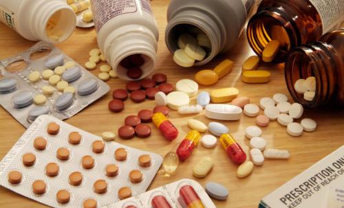 cac-me-dung-tu-lam-bac-si-cho-con-929-medicine-1473998889-width500height303
