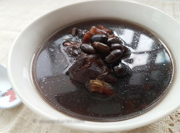 chinese-black-bean-soup-1498118903-width600height444