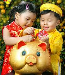 cung-tre-nuoi-heo-dat-lon
