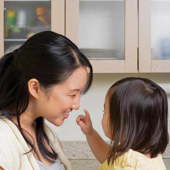 mom-baby-talking-1506331518436