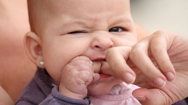 natural-teething-remedies-that-actually-work-featured-980x551-1493181479624