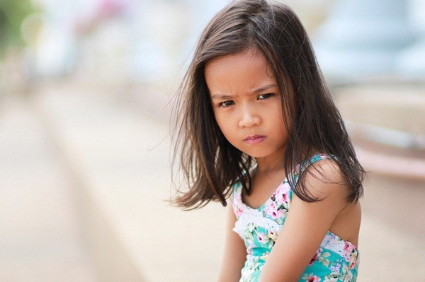 Xử lý con mè nheo, ăn vạ mà không cần quát mắng 1 Xử lý con mè nheo, ăn vạ mà không cần quát mắng 1
